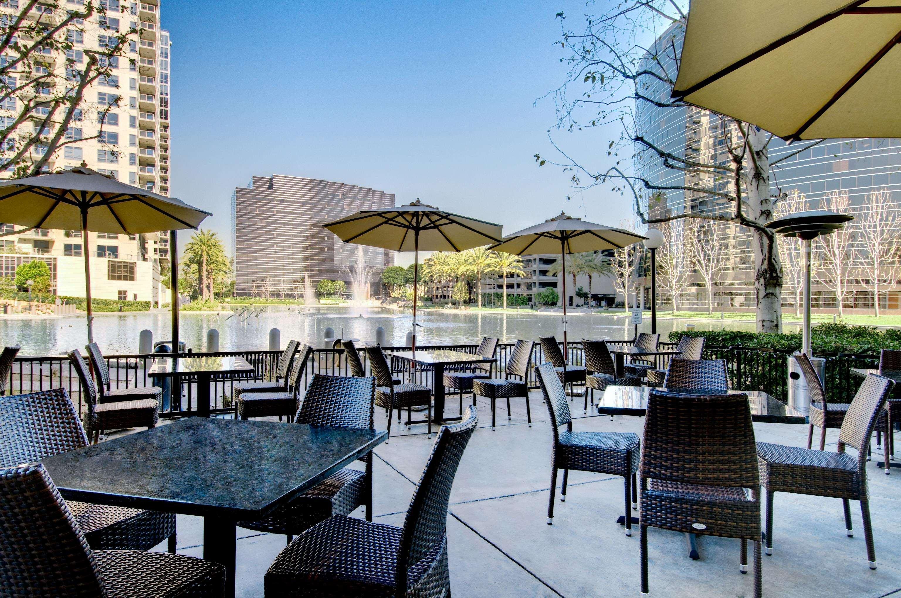 Doubletree By Hilton Orange County Airport Hotel Santa Ana Exterior photo