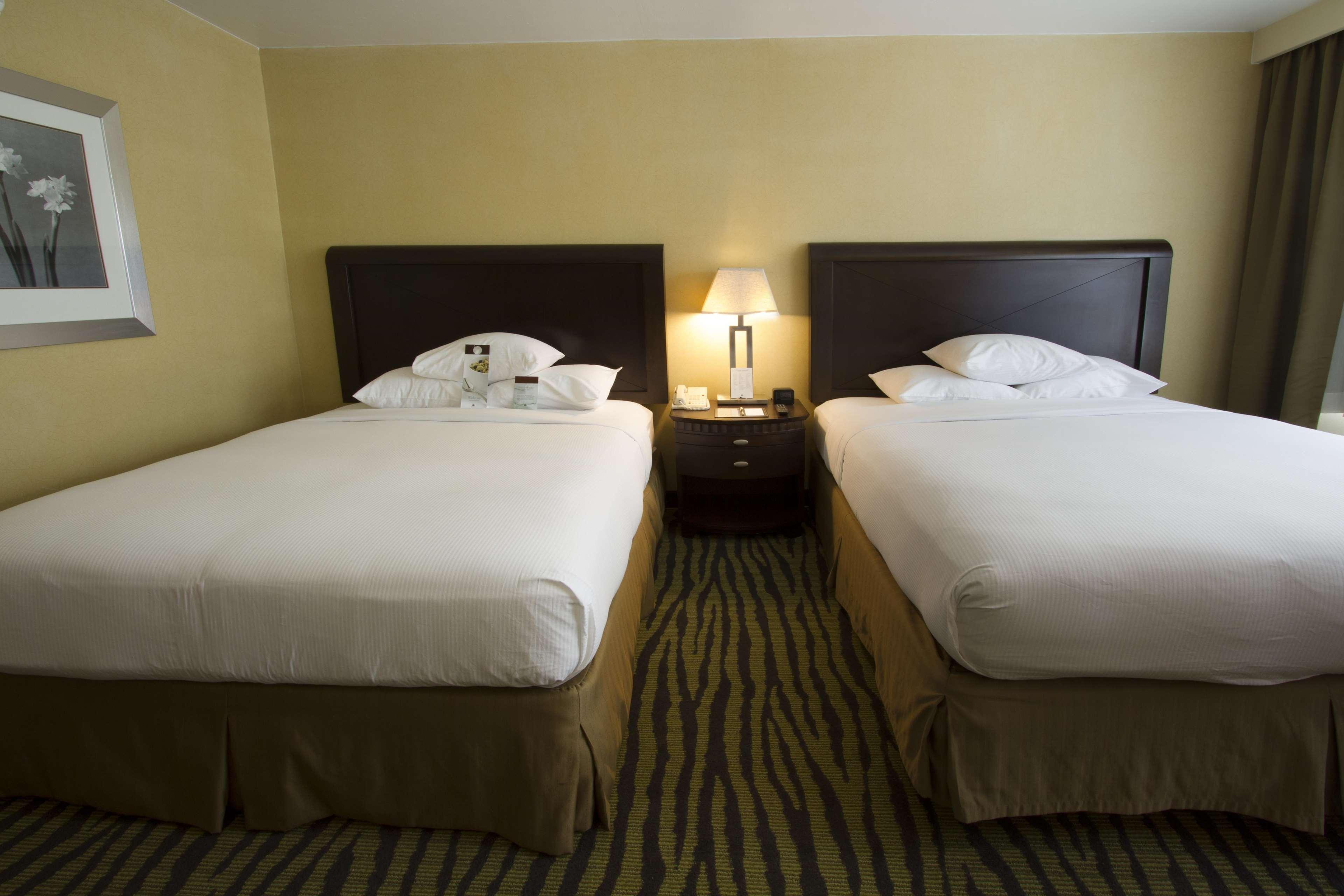Doubletree By Hilton Orange County Airport Hotel Santa Ana Exterior photo