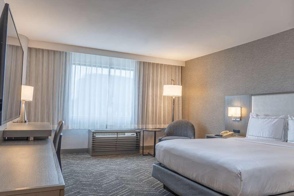 Doubletree By Hilton Orange County Airport Hotel Santa Ana Room photo